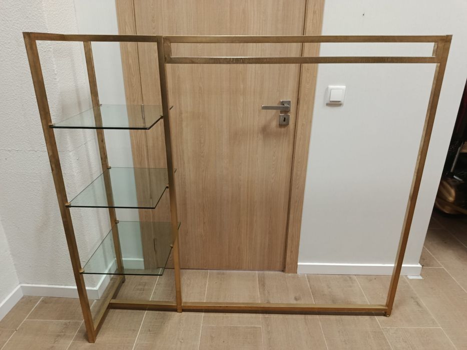 Expositor de Loja com Prateleiras em Vidro e Varão – 136x150