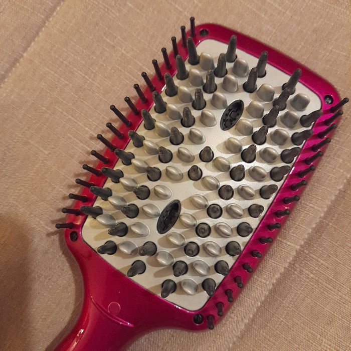 Escova modeladora Babyliss 3D Liss Brush HSB100E