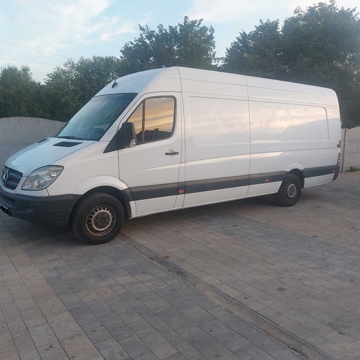 Wynajem samochodów dostawczych i kontenerów