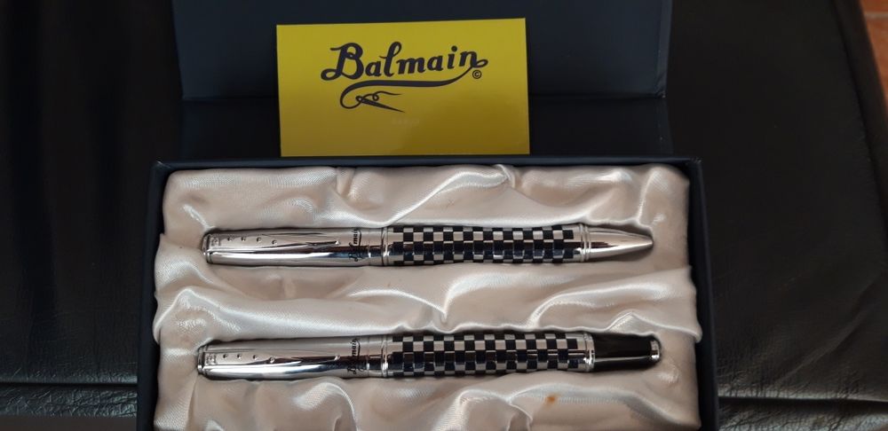 Conjunto esferográficas NOVAS Marca BALMAIN