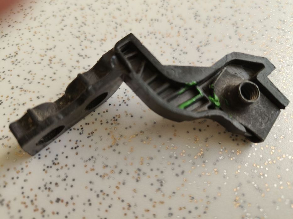 Крепление правой фары Ford Fusion USA HS7313A004CA 2017-2020