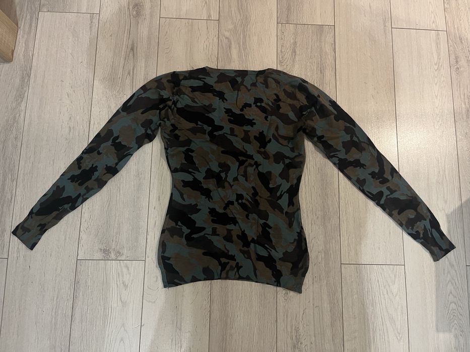 Sweterek w kolorze moro