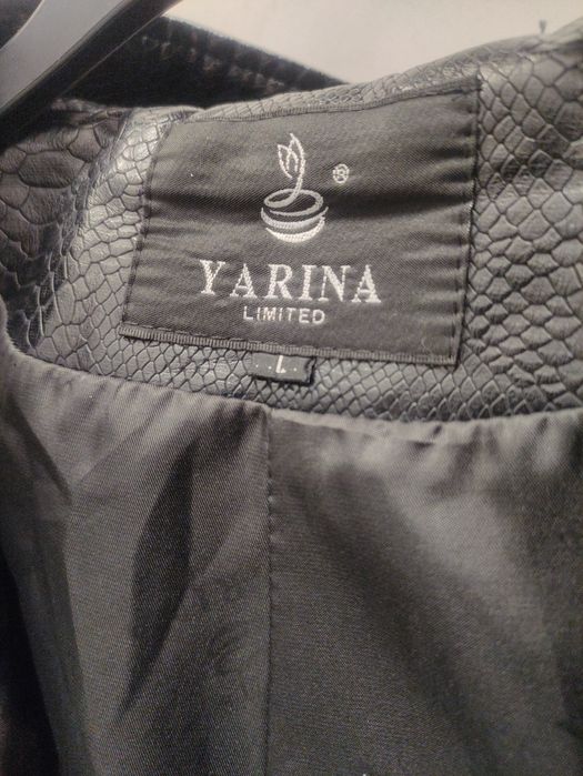 Жіноча кожанка з каптуром Yarina Limited