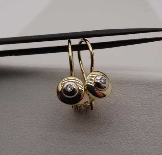 Delikatne złote wiszące kolczyki z diamentami brylanty 0,04 ct.