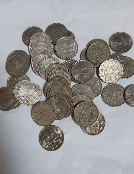 Lote de 50 moedas de 5 escudos