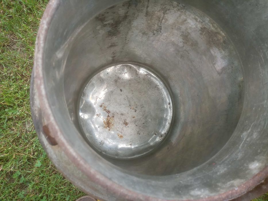 Duża metalowa bańka 20 litrów.