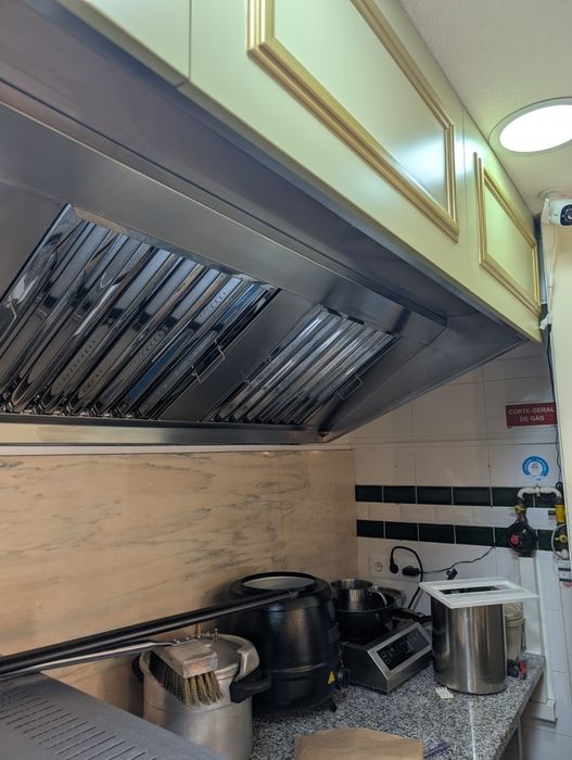 Hotte de extracção de vapores e fumos para pastelaria e padaria
