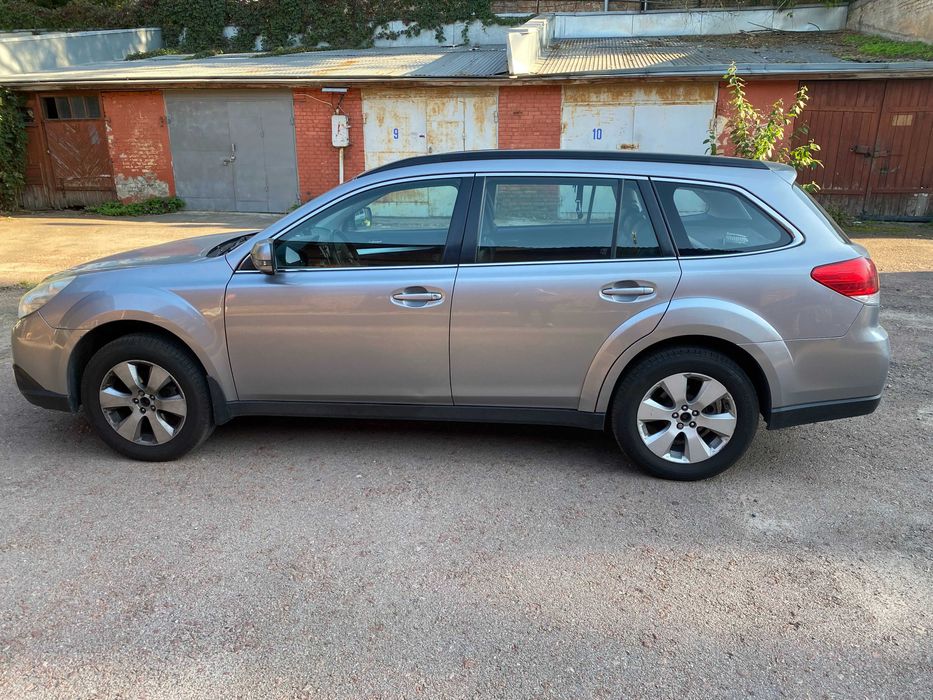 Продам Subaru Outback 2010 2.5. Собственное авто