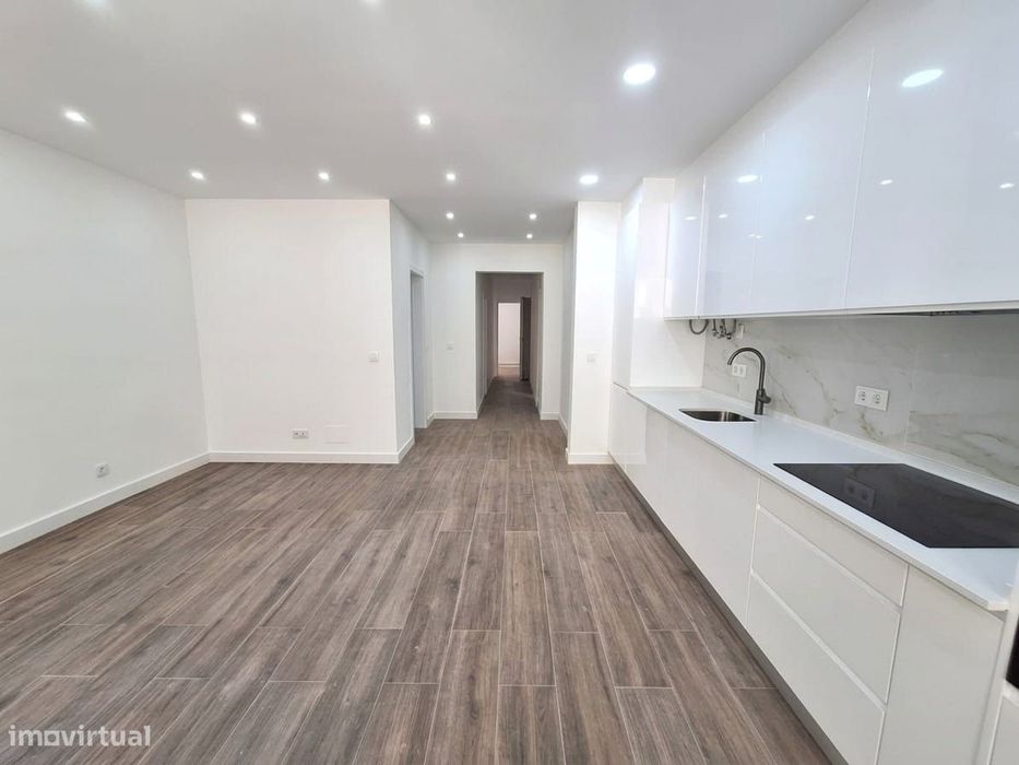 Apartamento junto ao metro da Amadora Este