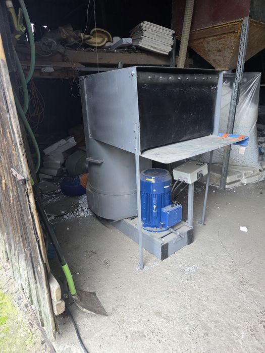 Młynek do mielenia styropianu w granulat