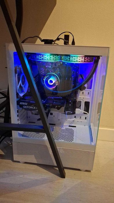 Desktop Gamming Ultra Ryzen 7 9700X/ RTX 5060/ 64GB RAM