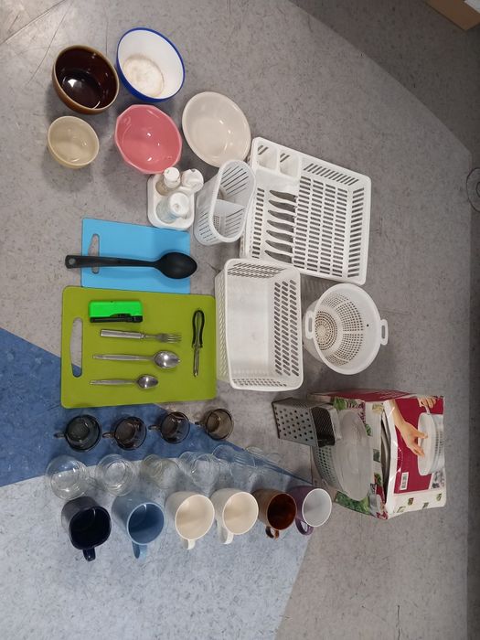 Sprzedam komplet kuchenny 36 elementów.