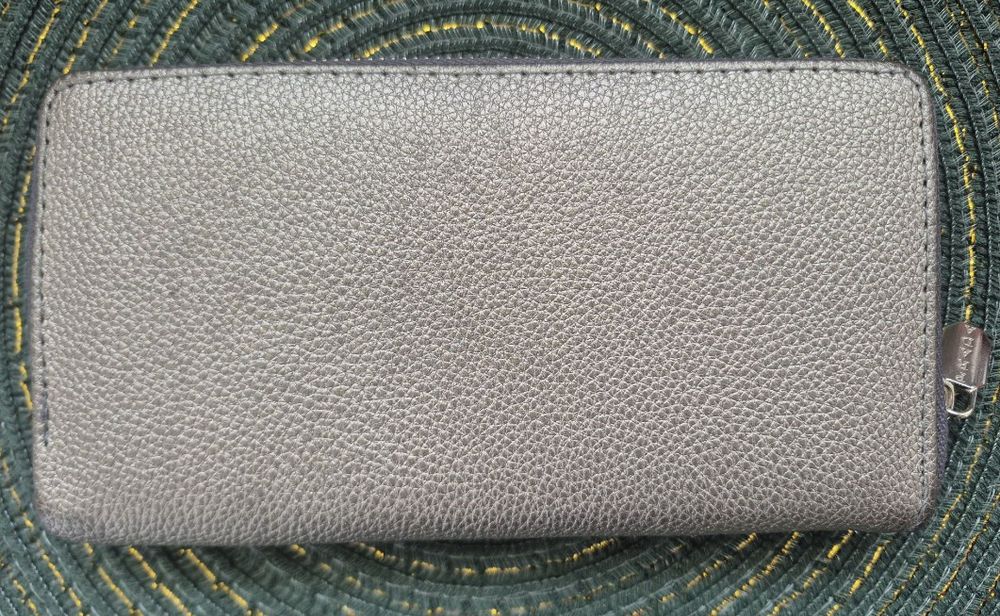 Шикарний гаманець Prada