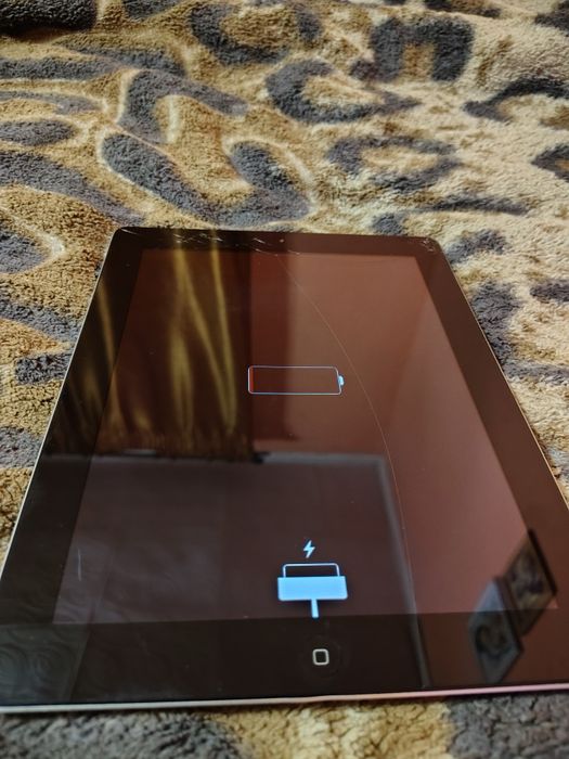 Продається iPad 2 (модель A1395) на 16 GB  на запчастини.Заблокований!