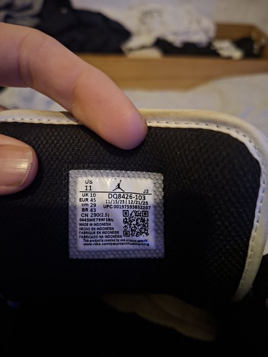 Air Jordan 1 Mid Black White Blue