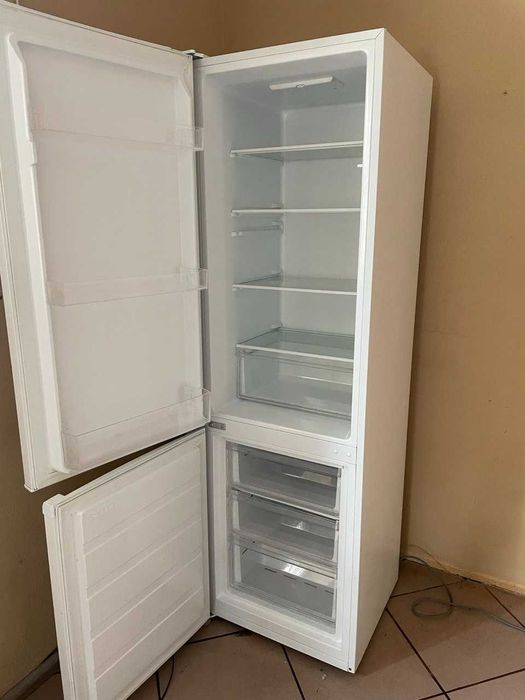 Продається холодильник Elenberg BMF-180