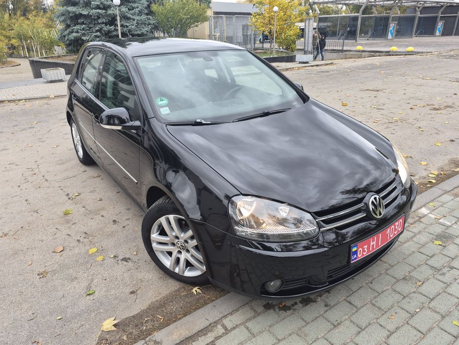 У продажу Голь5 Не фарбований ! Дуже гарний стан!