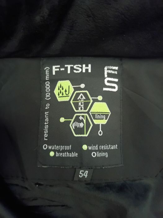 Продам новую курточку Nike (зима)