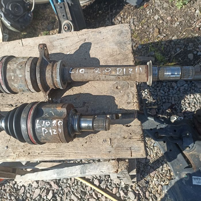 Мітсубісі ланцер 10 2.0 дизель  полуось L R