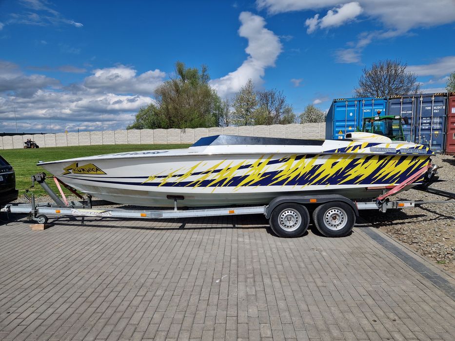 Motorówka Python Vector 7.4 V8