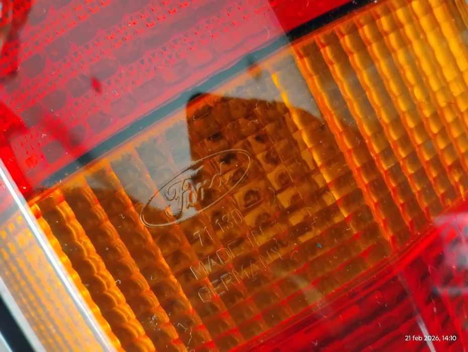 Farolim traseiro Drt  ou Esq Escort cabrio Mk4