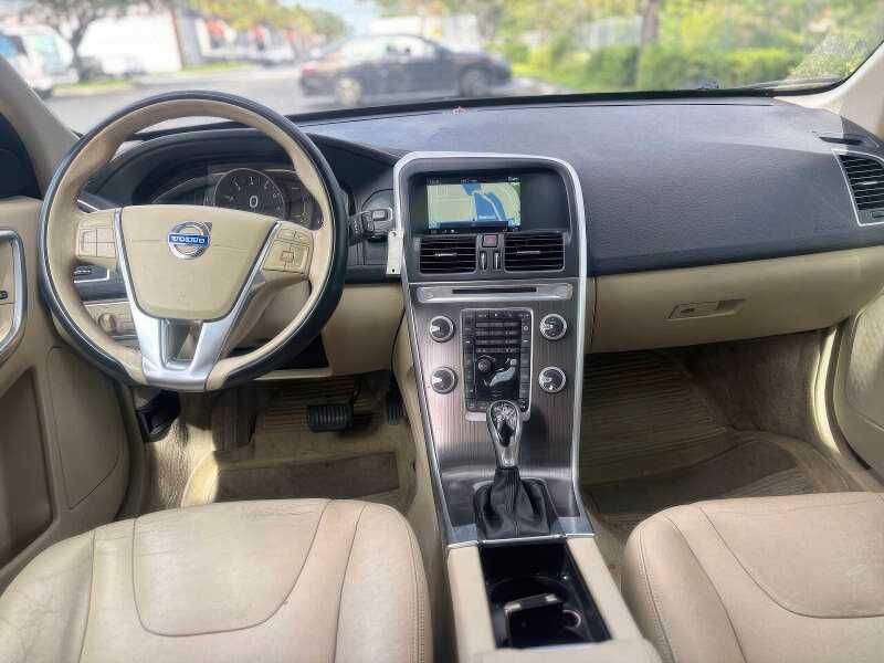 2016 Volvo XC60 T5 Drive-E Premier