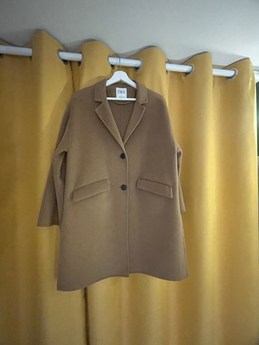 Beżowy płaszcz z Zary