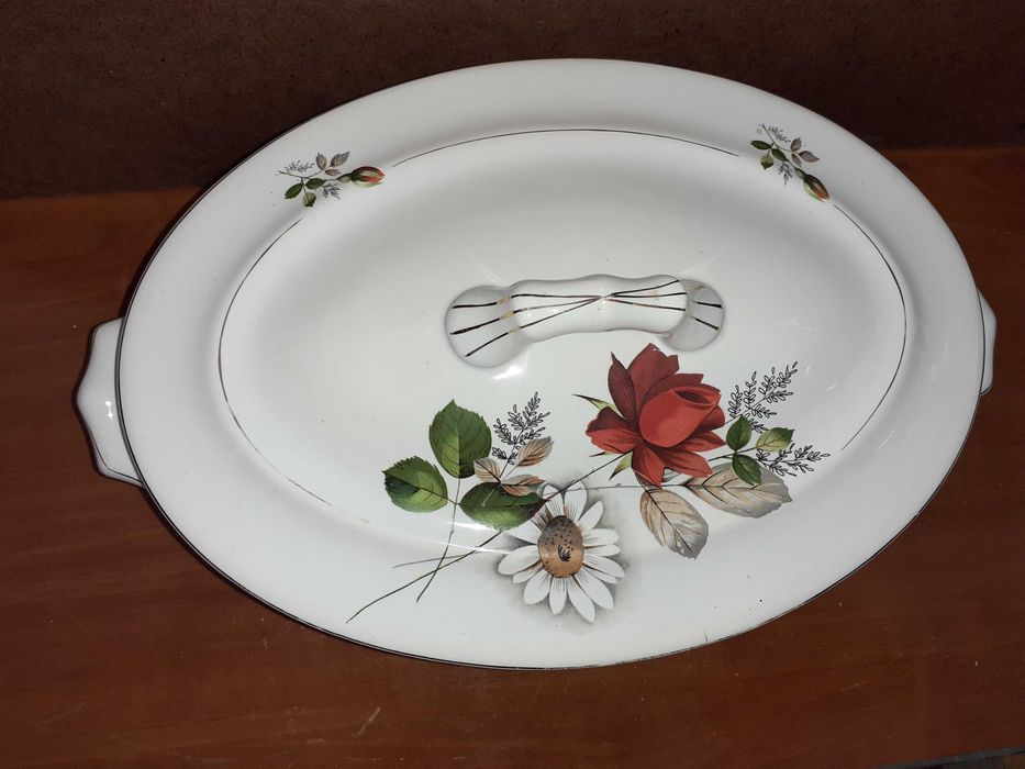 Terrina Antiga em Porcelana