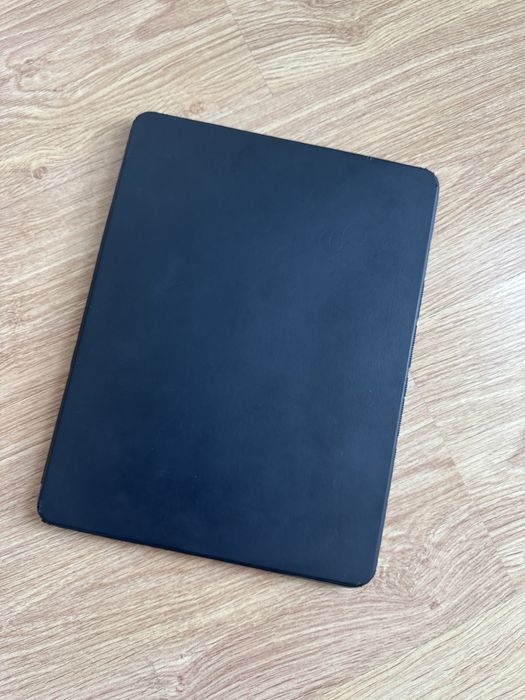 Ipad 4 Geração Pro de 128gb 12,9” com Teclado da Apple