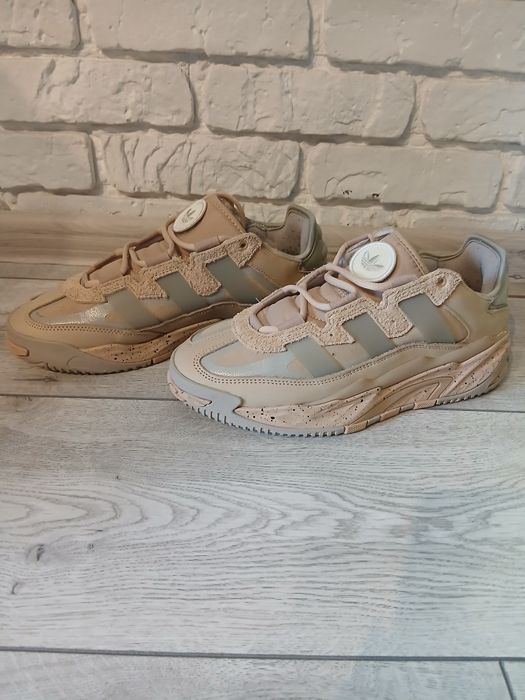 Продам нові кросівки фірми Adidas