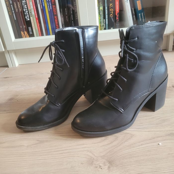 Buty w stylu oficerskim szerszy obcas 41, raz założone