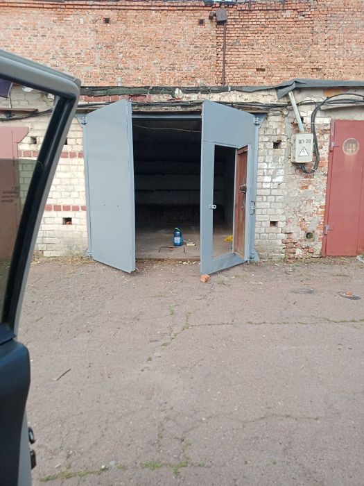 Продам капитальный гараж в АК27 Певцы