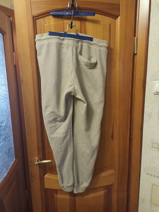 джогери бежевий колір