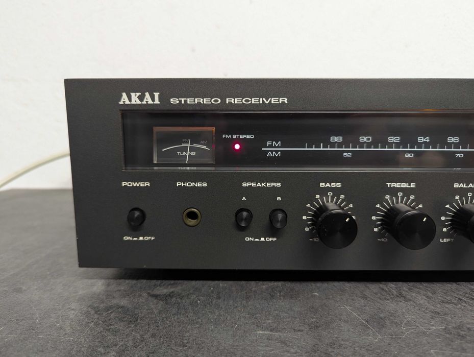 Стерео ресивер Akai AA-1115.