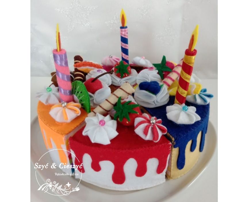 Tort z filcu torcik urodzinowy