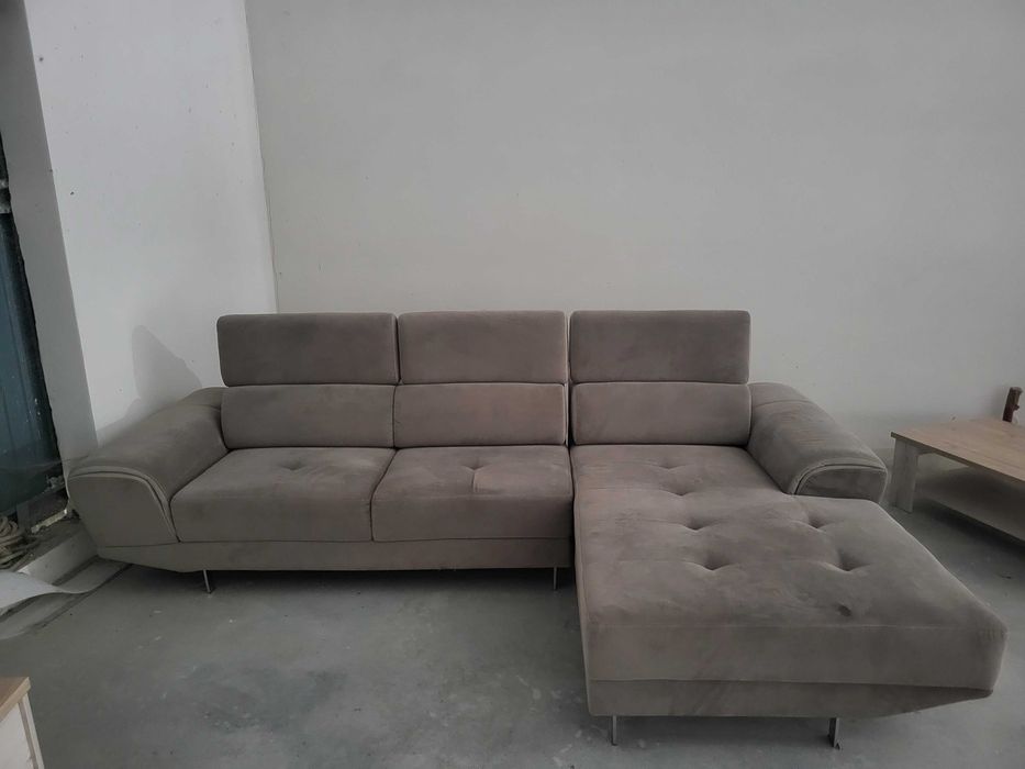 Sofá com chaise long