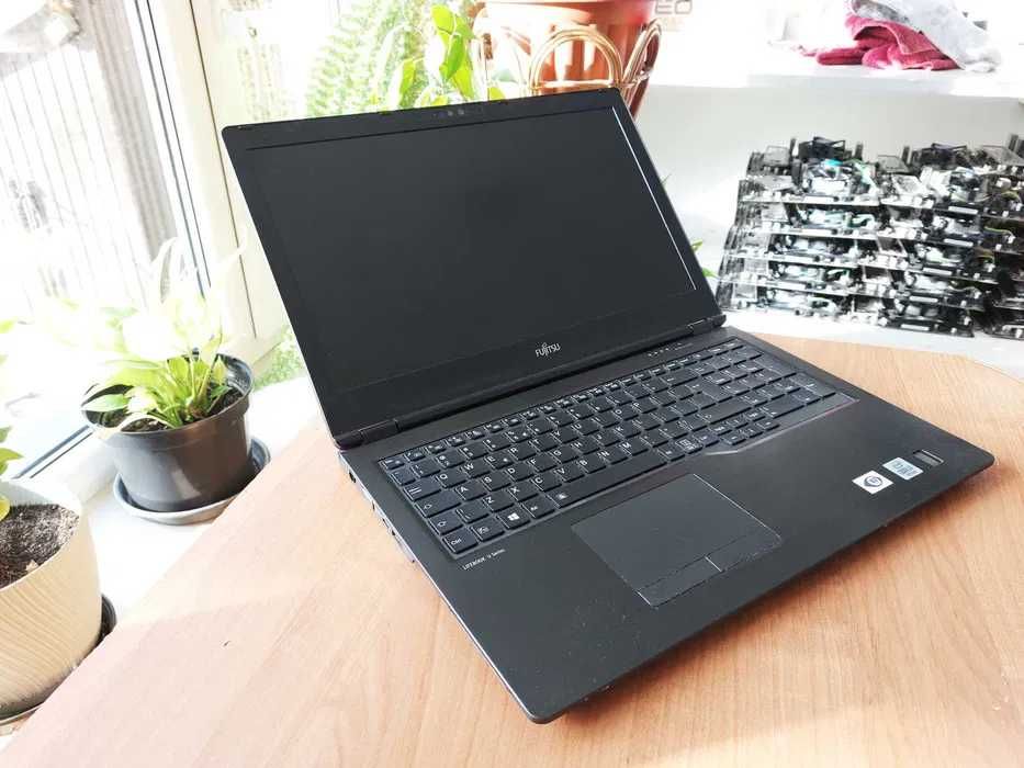 Laptop Fujitsu Lifebook U7510 i7 10-gen (na części)