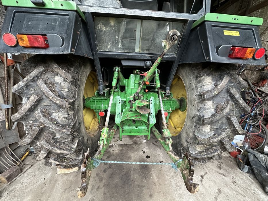 Трактор John Deere 3140