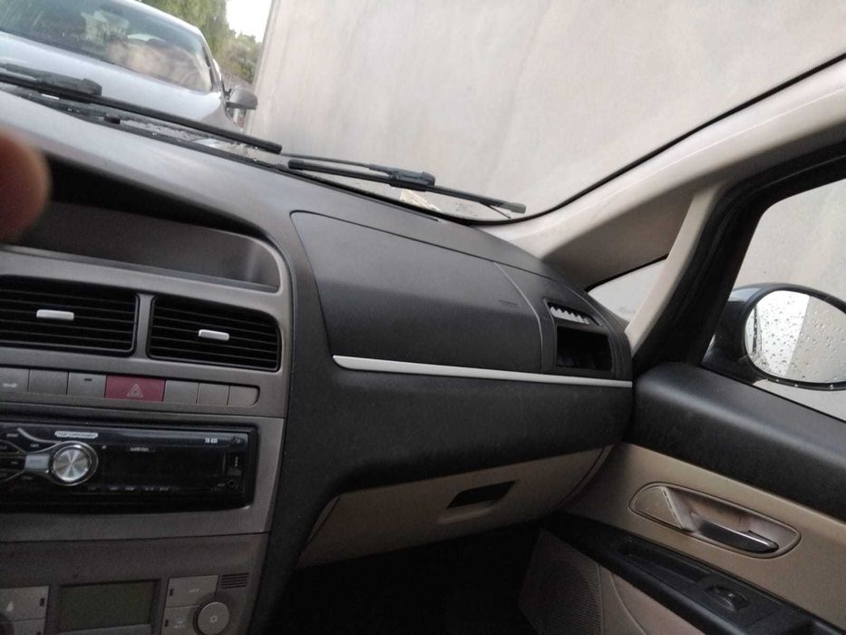 Fiat Línea 2008 com 230.000 km