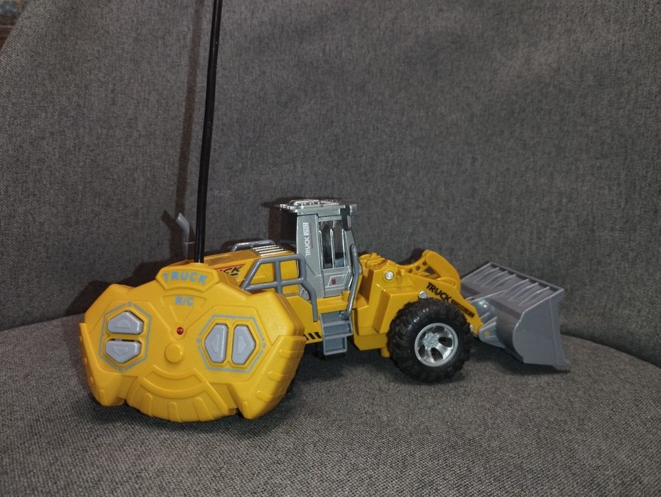 Бульдозер на радіокеровані