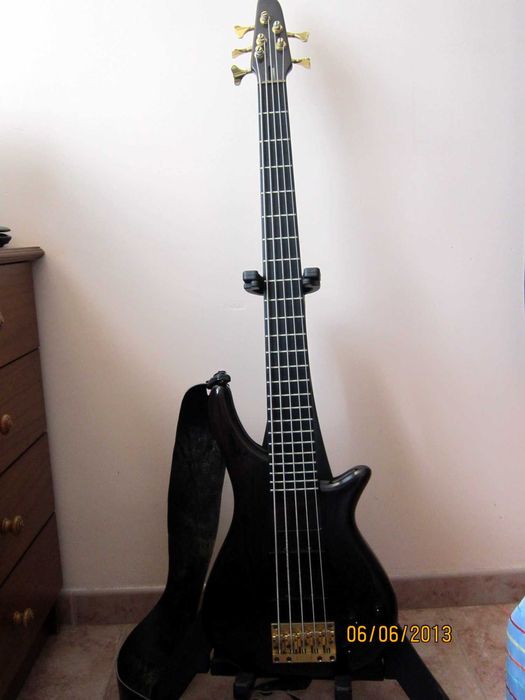 Vendo material musical Violas Baixo, Combos e mais...