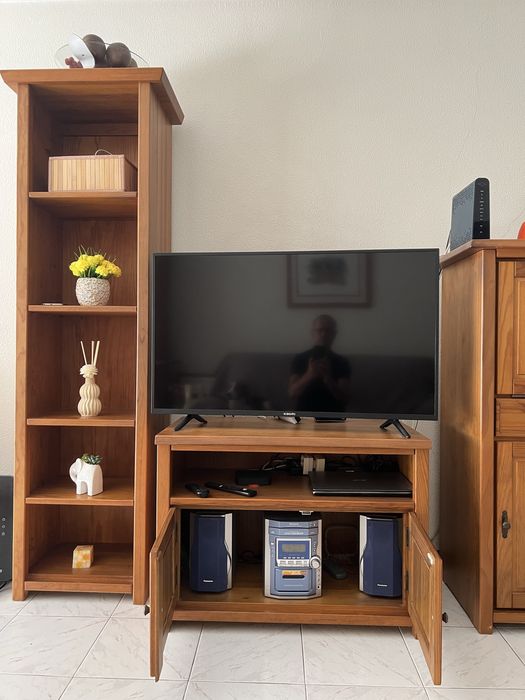 Móveis e mesas sala de estar