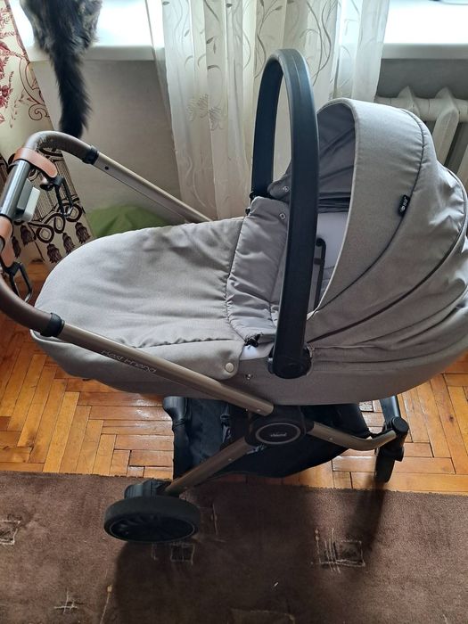 Продам коляску 2 в 1 shicco
