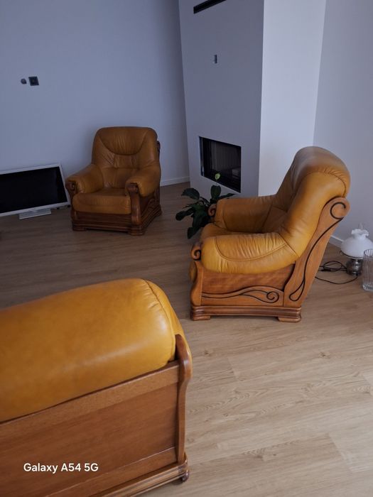 Sofá mais cadeiroes