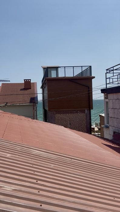 Дом-дача в закрытом, охраняемом кооперативе. 40 м к морю! 3 паркоместа