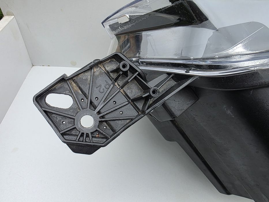 TOYOTA PROACE CITY lampa prawa przednia EU 18-23