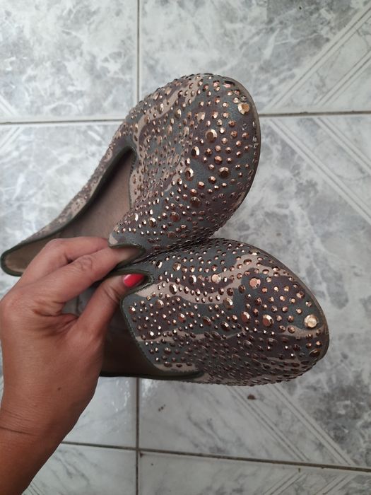 Piękne baleriny materiałowe moro w złote dżety 40