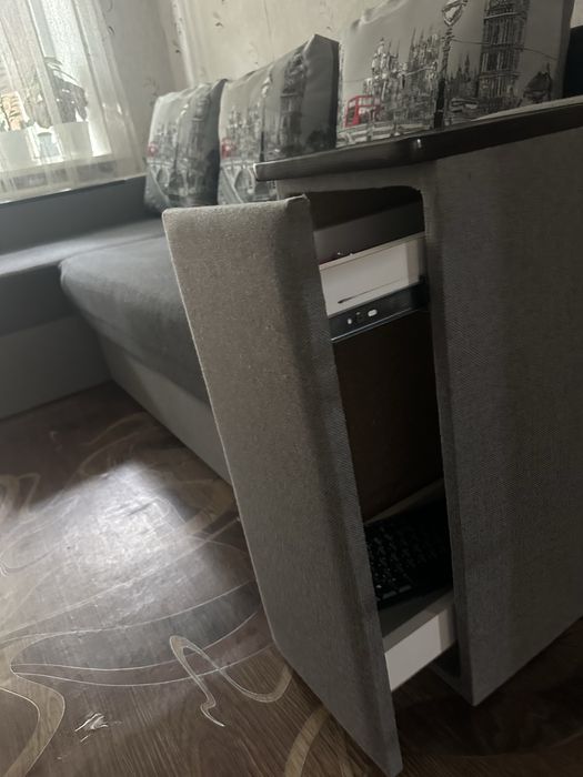 Срочно продам диван