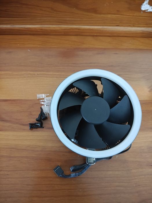 Intel i3 9100F + cooler64170804682883123