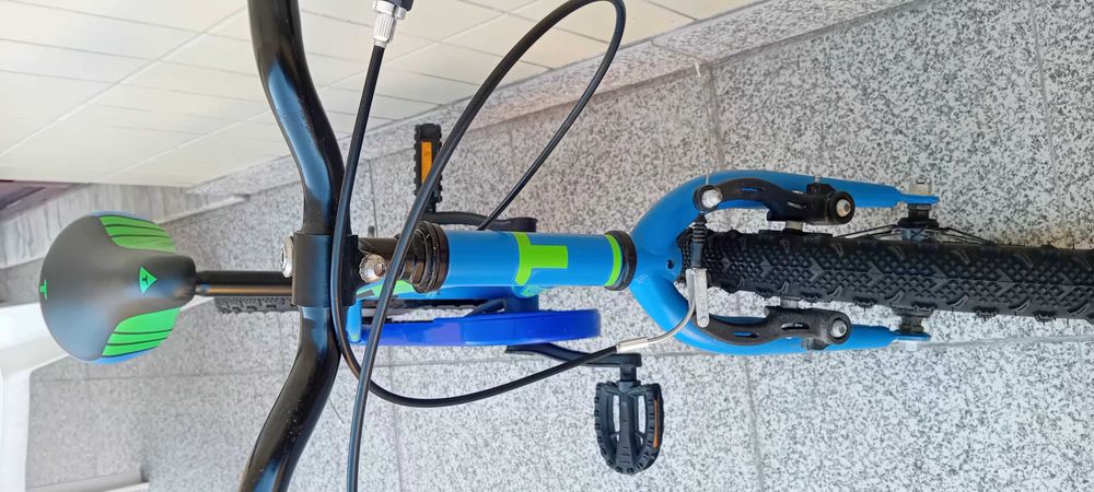Bicicleta de criança como nova